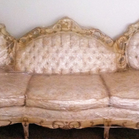 Antique Funiture/Antique Tables - Picture 3 of 8